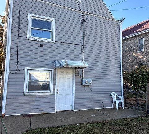 2nd image of 4605 S Fairfield Ave