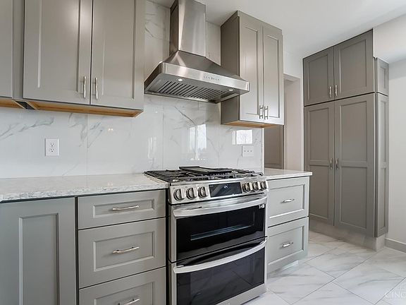 3rd image of 6141 Beckett Station Ct