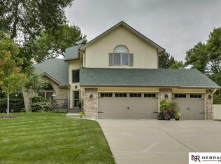1006 N 145th Cir, Omaha, NE 68154