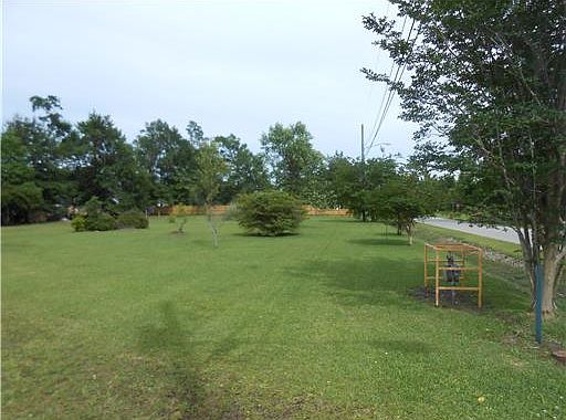 4th image of 104 Lakeside Dr