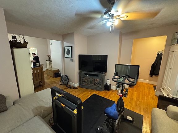 4th image of 190-192 Holland St #2