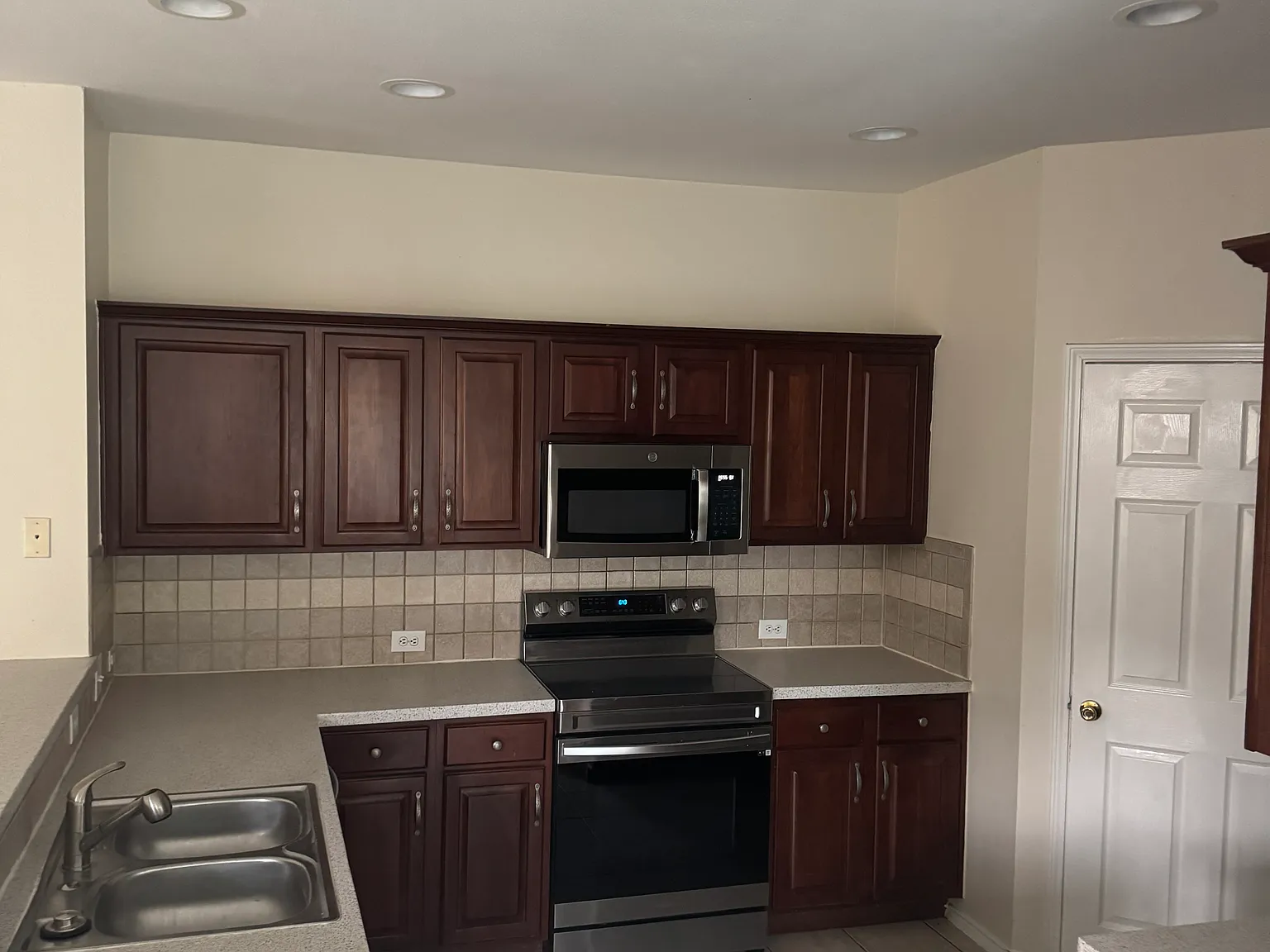 4 bed, 2.5 bath, 2167 sqft, $2,750 — Photo 4