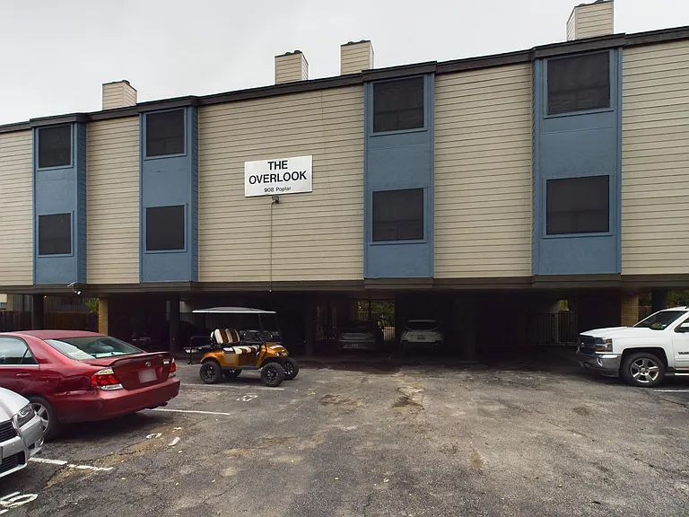 908 Poplar St #201 — Photo 15