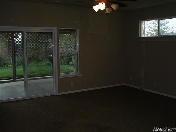 5th image of 3012 Powers Ave