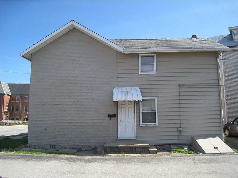 2nd image of 411/411 1/2 Main St