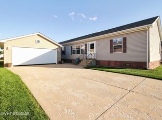 1170 Long Oak Rd, Manteno, IL 60950