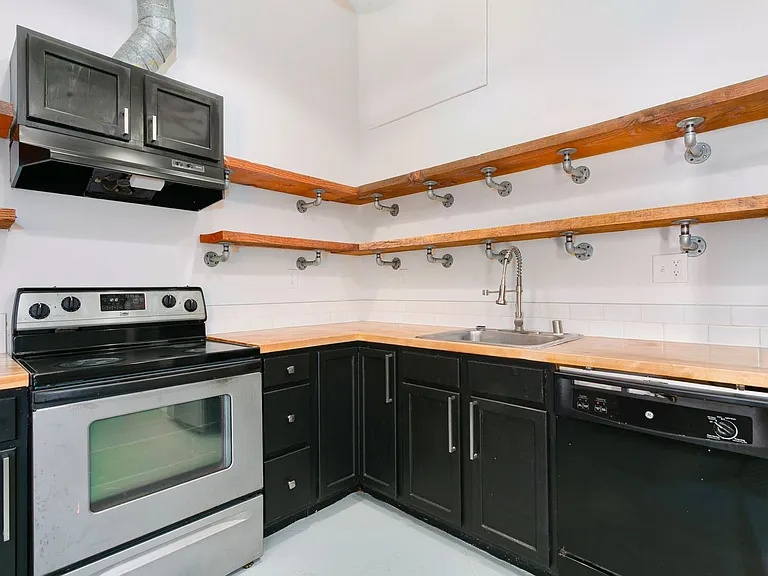 5240 S Tacoma Way — Photo 8
