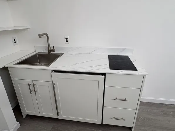 26 S 1st Ave #5, Highland Park, NJ 08904