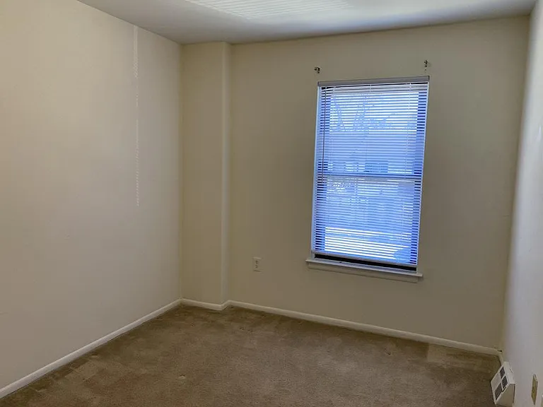 215 East Ct #215 — Photo 20