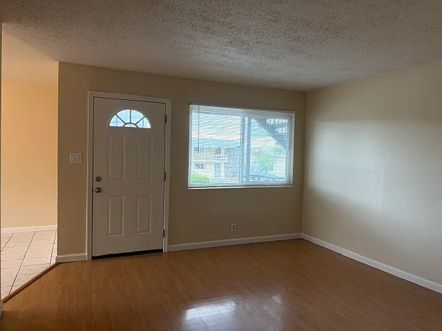 1547 Valle Vista Ave #1547 — Photo 9