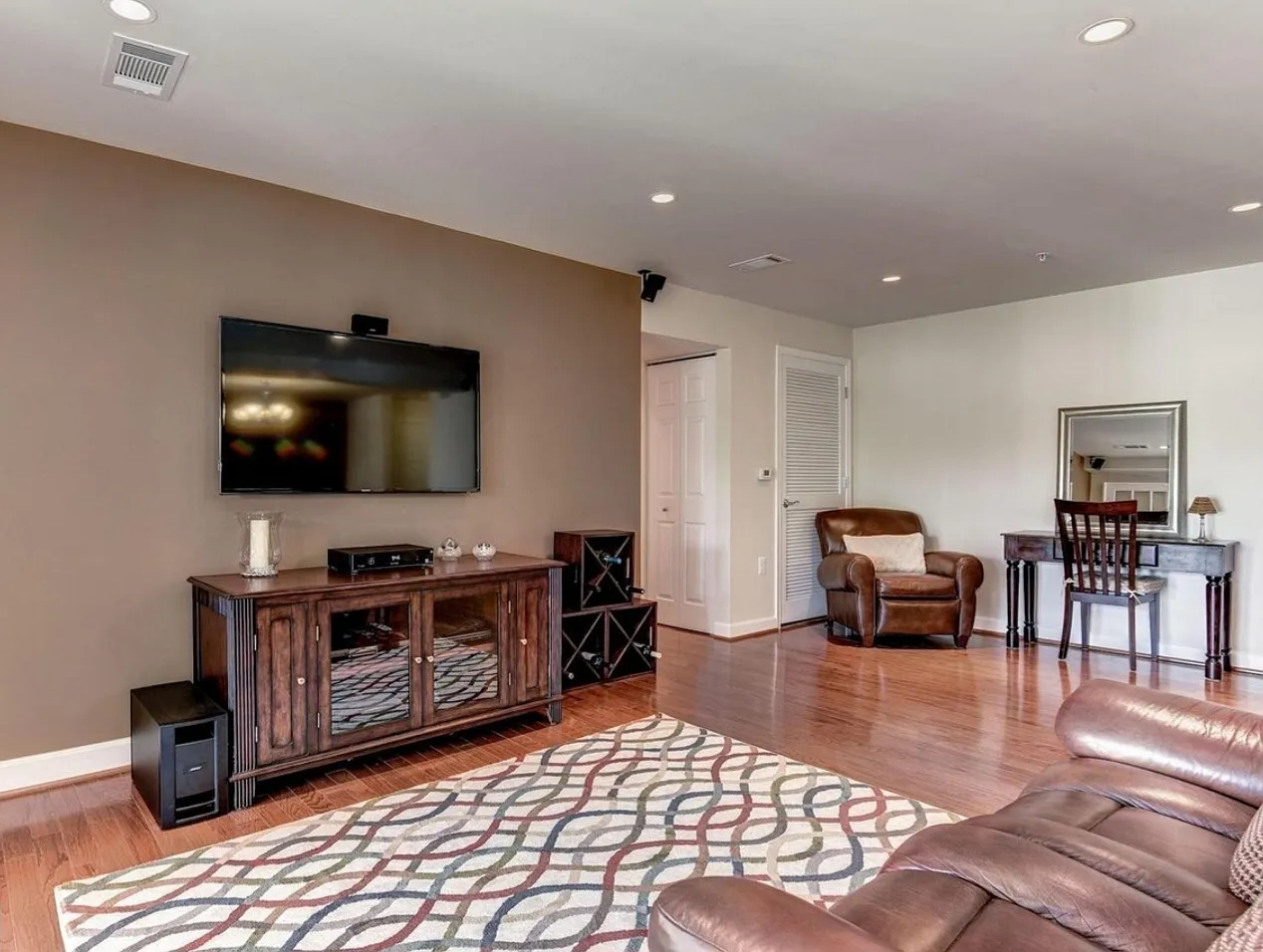 2 bed, 1135 sqft, $2,850 — Photo 1