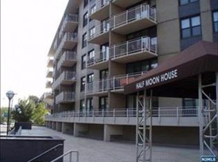 2400 Hudson Ter APT 6J, Fort Lee, NJ 07024