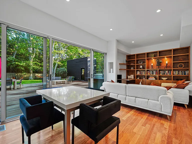 121 Montauk Hwy — Photo 41
