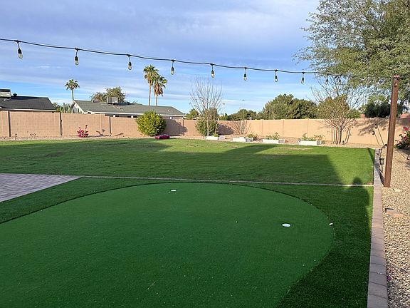 Mini golf course