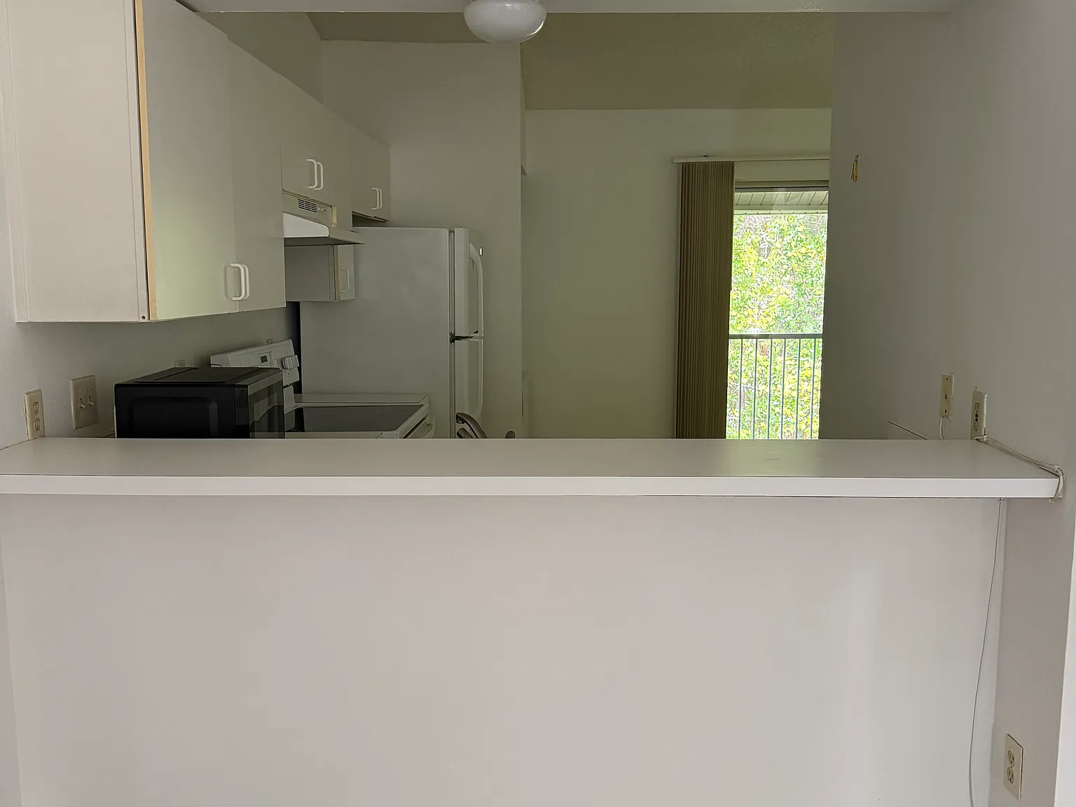 2 bed, 975 sqft, $1,400 — Photo 3