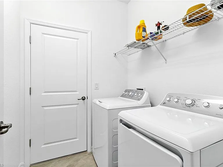 2516 Kona Way — Photo 24