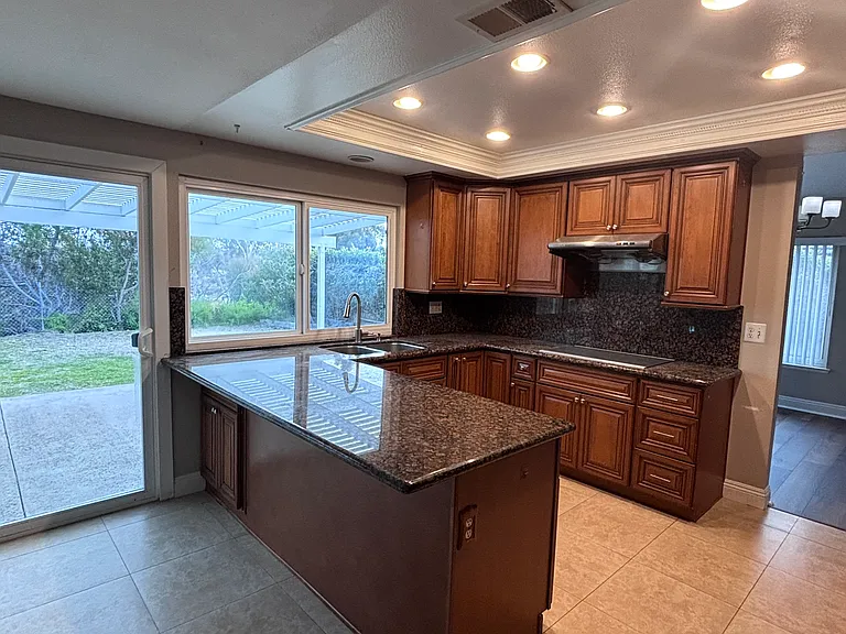 1507 Valleda Ln — Photo 4