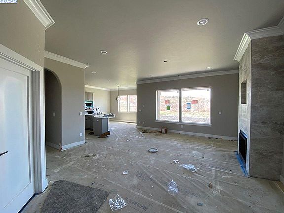 4th image of 7181 Napoli St
