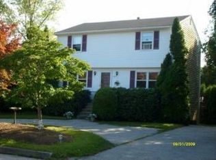 125 Sycamore Dr, Cranston, RI 02921