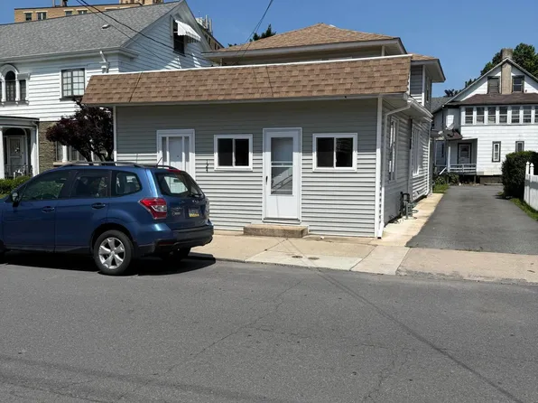 124 Delaware Ave, Olyphant, PA 18447