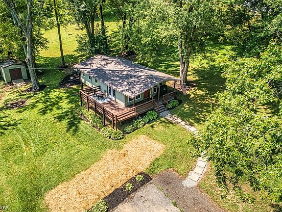 5th image of 1482 Hillside Dr