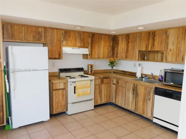 8075 SW 107th Ave APT 319, Miami, FL 33173