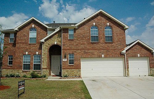 2nd image of 2924 Blue Lake Dr