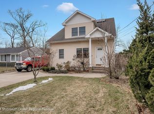 232 Highwood Rd, Oakhurst, NJ 07755