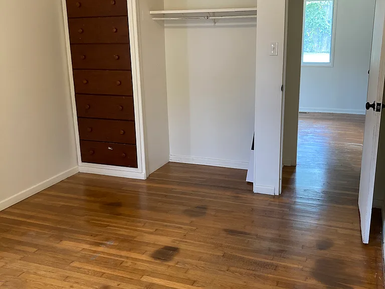 2201 SE Swygart St — Photo 7