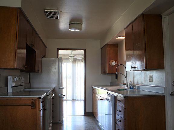 3rd image of 411 Offutt Dr