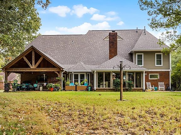 3rd image of 2873 Belgrave Dr