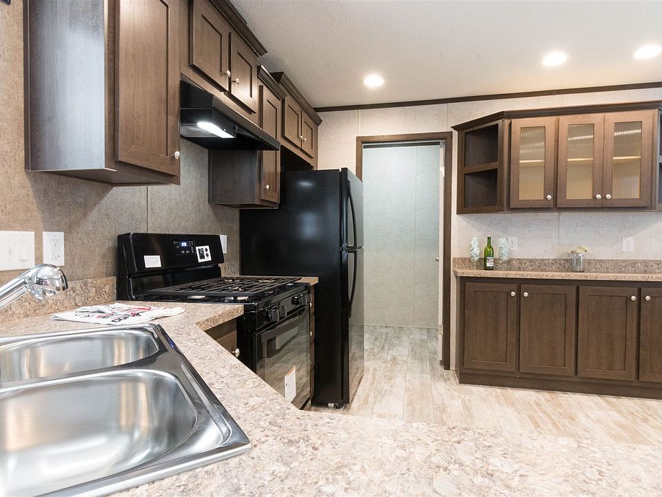 1st image of 40 Apple Ln