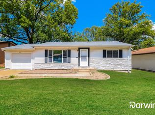 807 Undercliff Dr, Hazelwood, MO