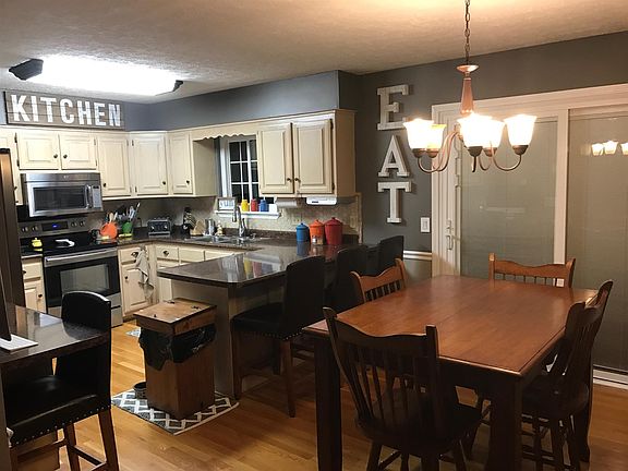 4th image of 301 Cedar Brook Dr