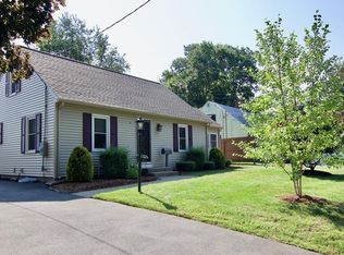 77 Mayflower Rd, Springfield, MA 01118