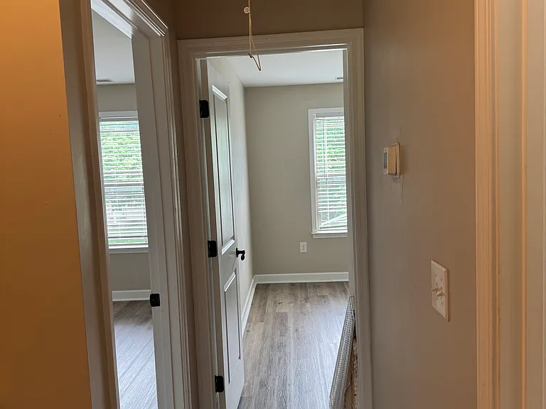66 Bellvue Dr — Photo 54