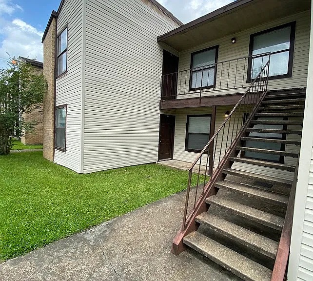 Brookhollow Apartments — Photo 11