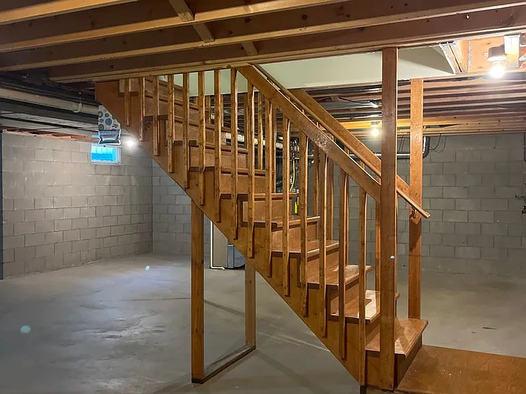 494 Radcliff Dr — Photo 11