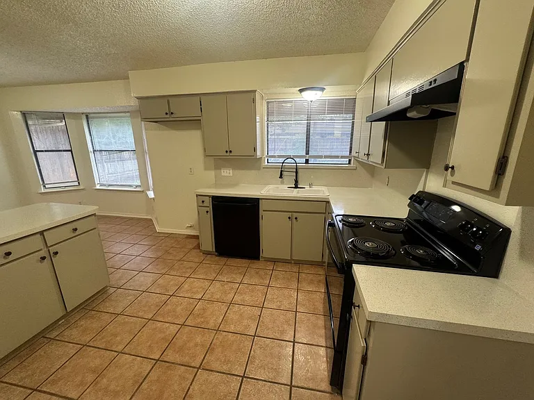 5604 Fireside Dr — Photo 6