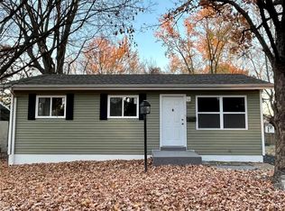 8815 Cranberry Ln, Saint Louis, MO 63121