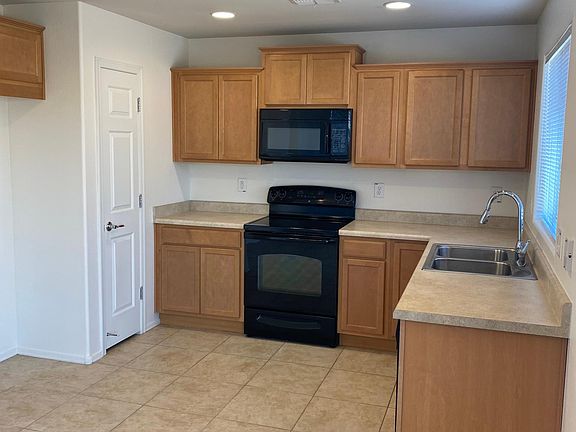 3rd image of 4608 W Juniper Ave
