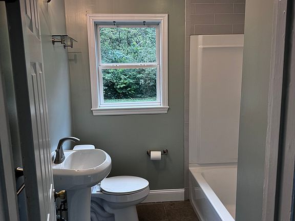 3rd image of 3927 Atlanta Dr