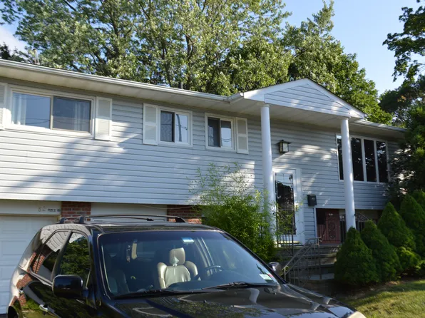 82 Adams St, Deer Park, NY 11729