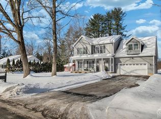 9 Lynn Dr, Glenville, NY 12302