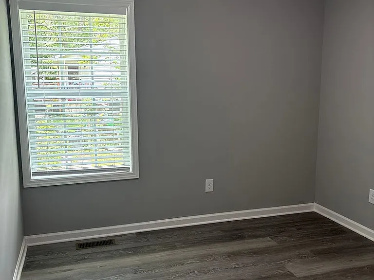 428 W Waggoner St — Photo 12
