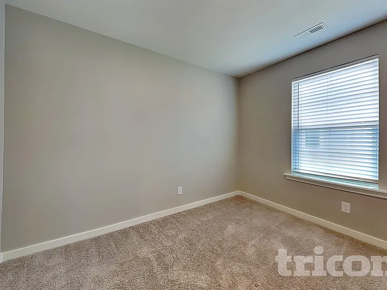 13869 Hill St — Photo 12
