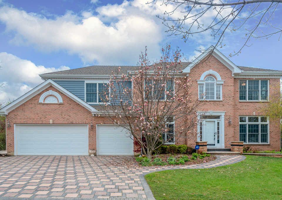 1st image of 812 Lakeland Dr