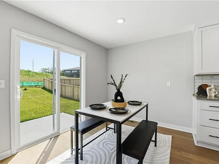 707 Glenn Cir — Photo 18