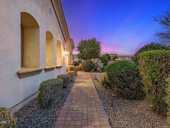 4th image of 208 W ALAMOSA Drive