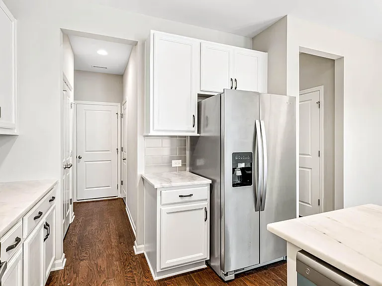 506 Aronia — Photo 19